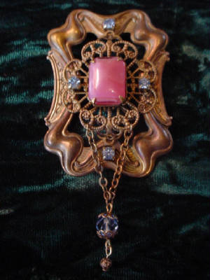 vsbrooch2.jpg